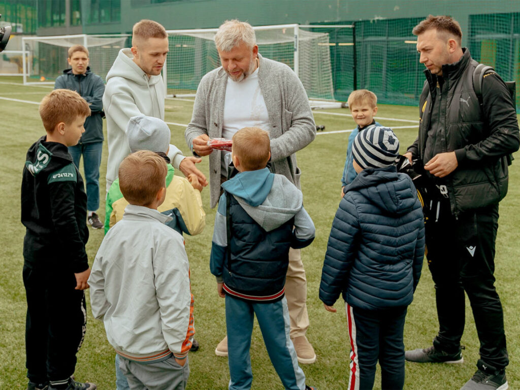 Григорій Козловський з дітьми